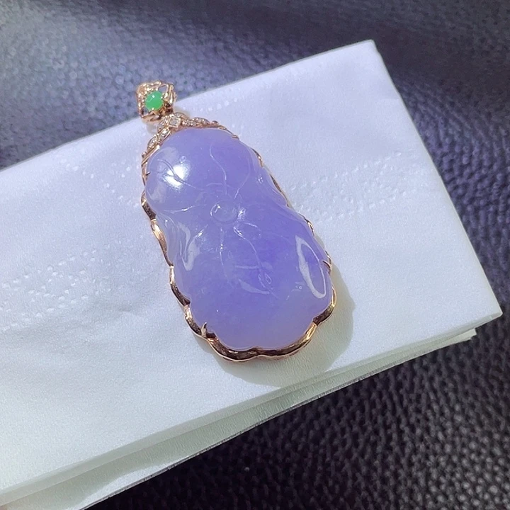 翡翠颈饰18K金镶嵌翡翠