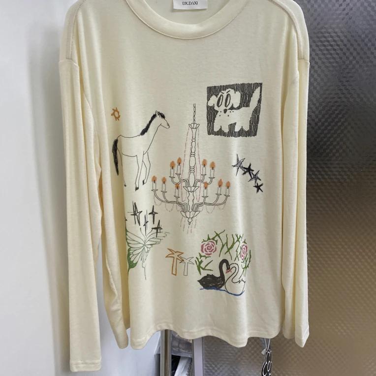 深圳南油小泉优选水晶灯木马花束黑白天鹅薄款长袖防晒上衣