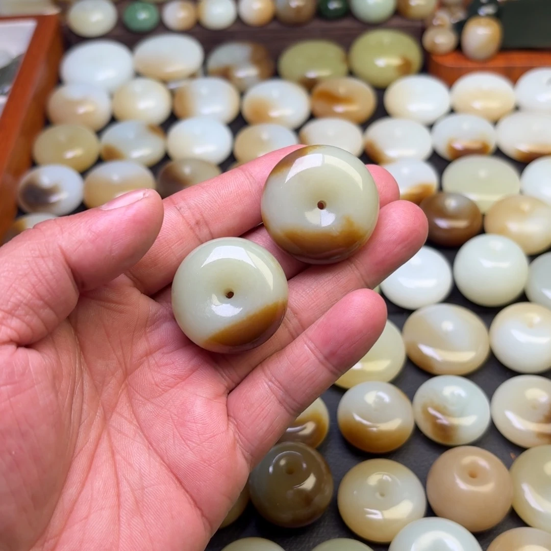 @***开和田玉（糖玉）未镶嵌颈饰