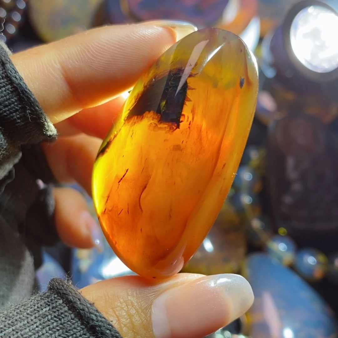 未镶嵌琥珀裸石珀