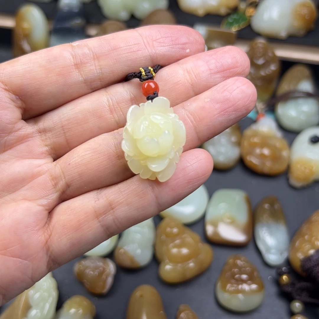 等***来和田玉（糖玉）未镶嵌颈饰