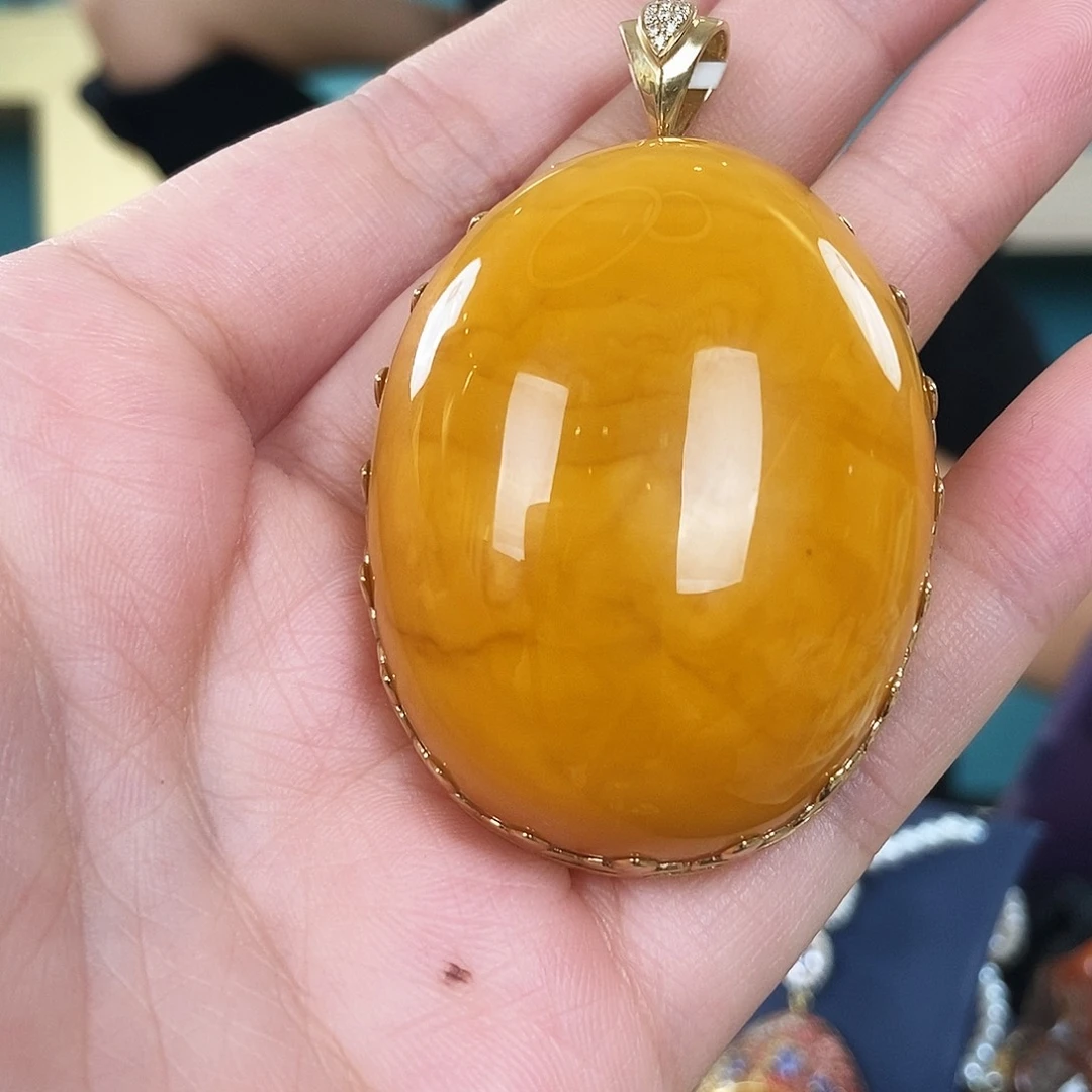 琥珀18K金镶嵌颈饰