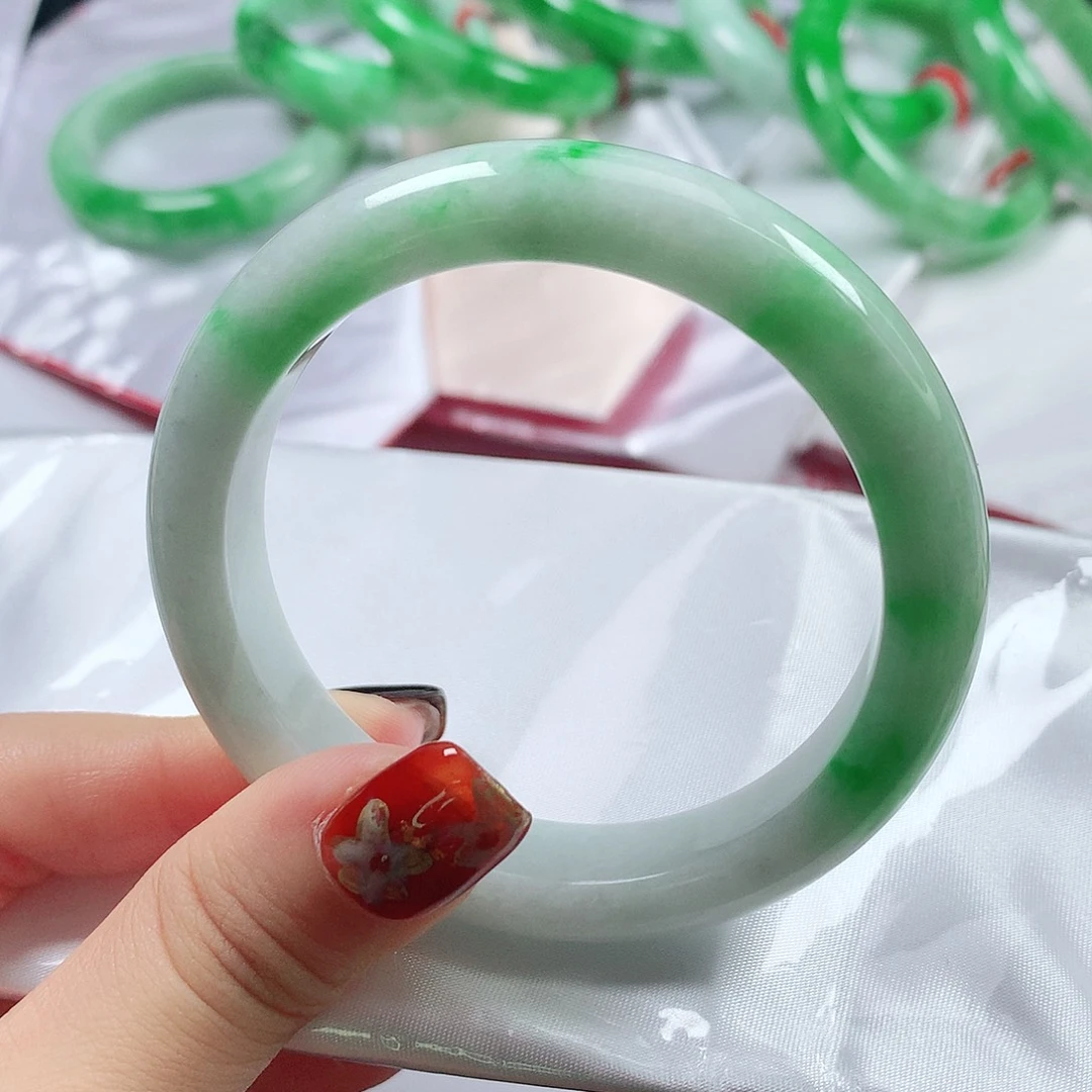 翡翠未镶嵌手镯1551
