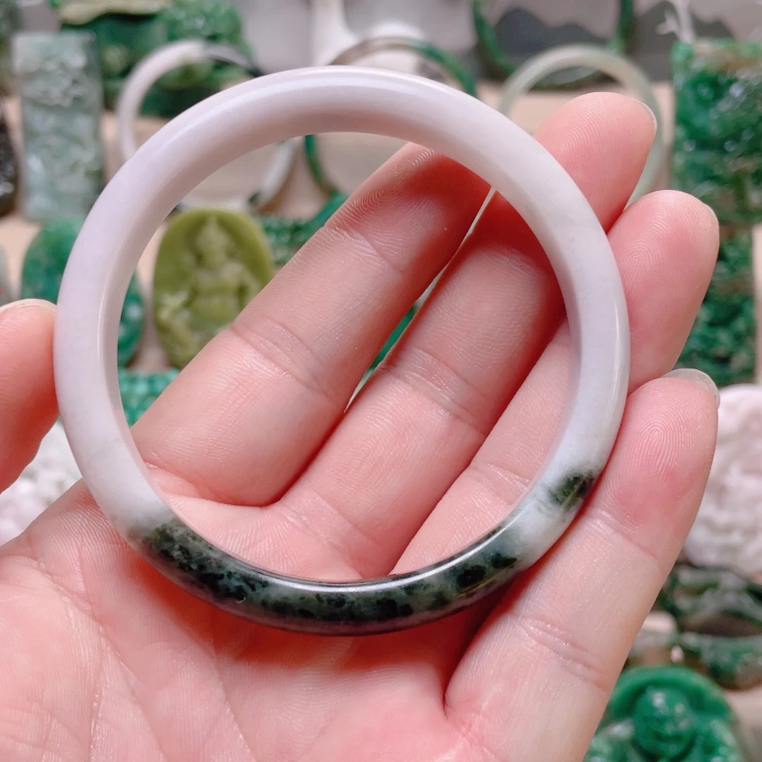 独山玉未镶嵌手镯