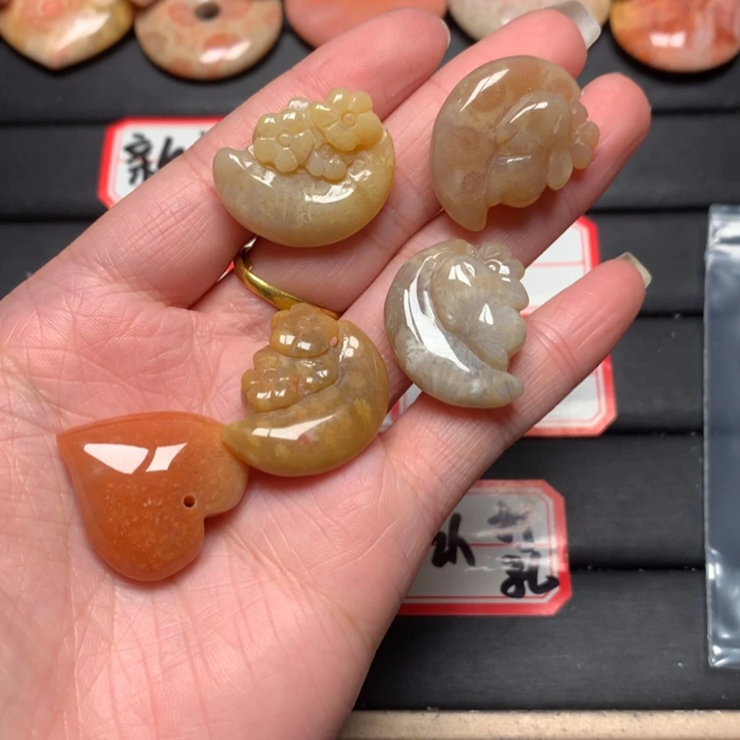 【闪购商品】硅化玉颈饰未镶嵌北*魚