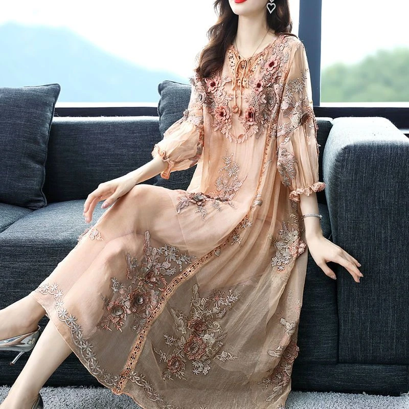 夏季连衣裙女装显瘦气质中长款仿真丝刺绣裙子洋气时尚宽松