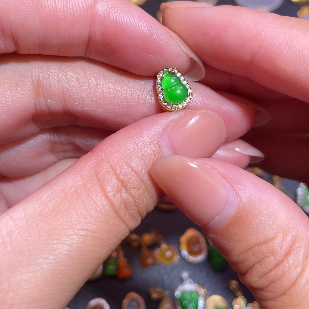 翡翠银S925镶嵌颈饰翡翠