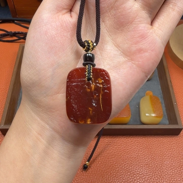 蜜蜡未镶嵌吊坠(赠链)