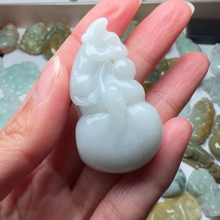 翡翠未镶嵌颈饰鼠来宝葫芦