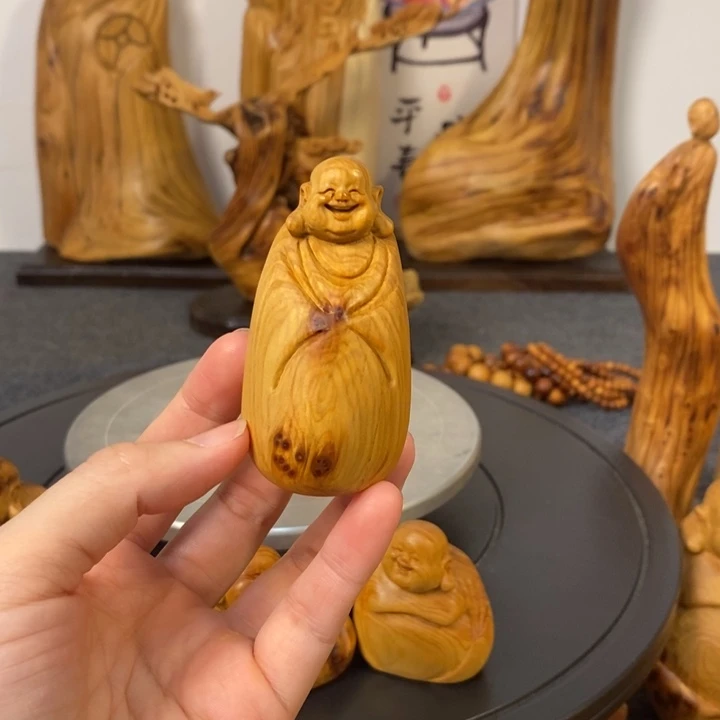 柏木鱼***湾太行崖柏留疤弥勒佛手把件小摆件