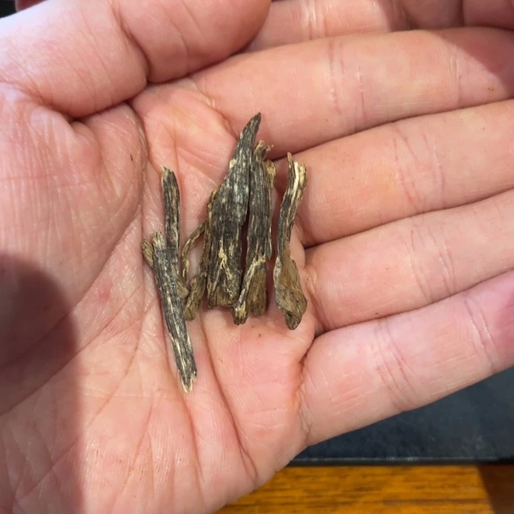 沉香吊坠香港树心黑棋1.06g