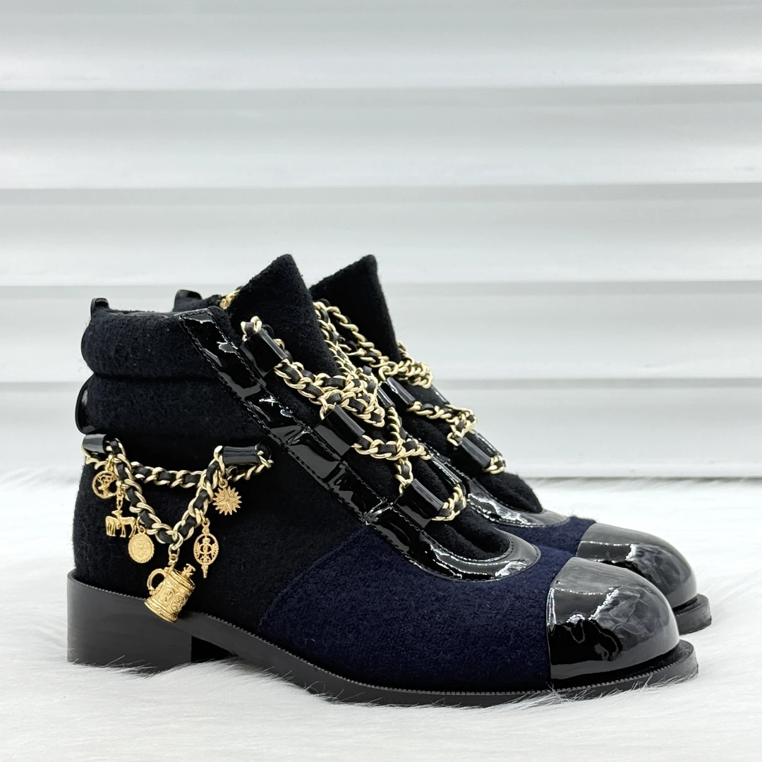 99新 Chanel/香奈儿 藏蓝色皮穿链双C短靴 37码 公价1.4w j9064