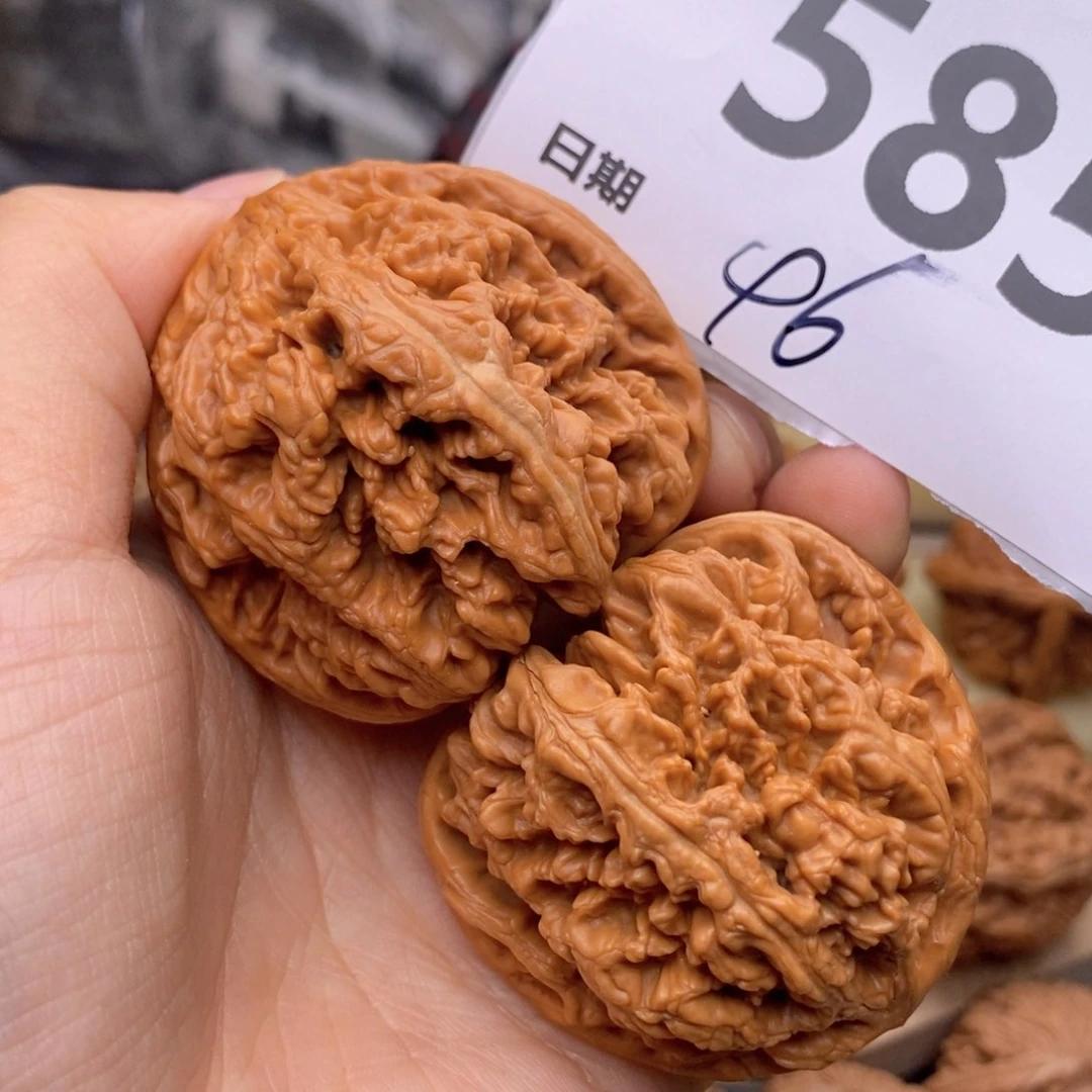 文玩核桃把件585号46粗筋