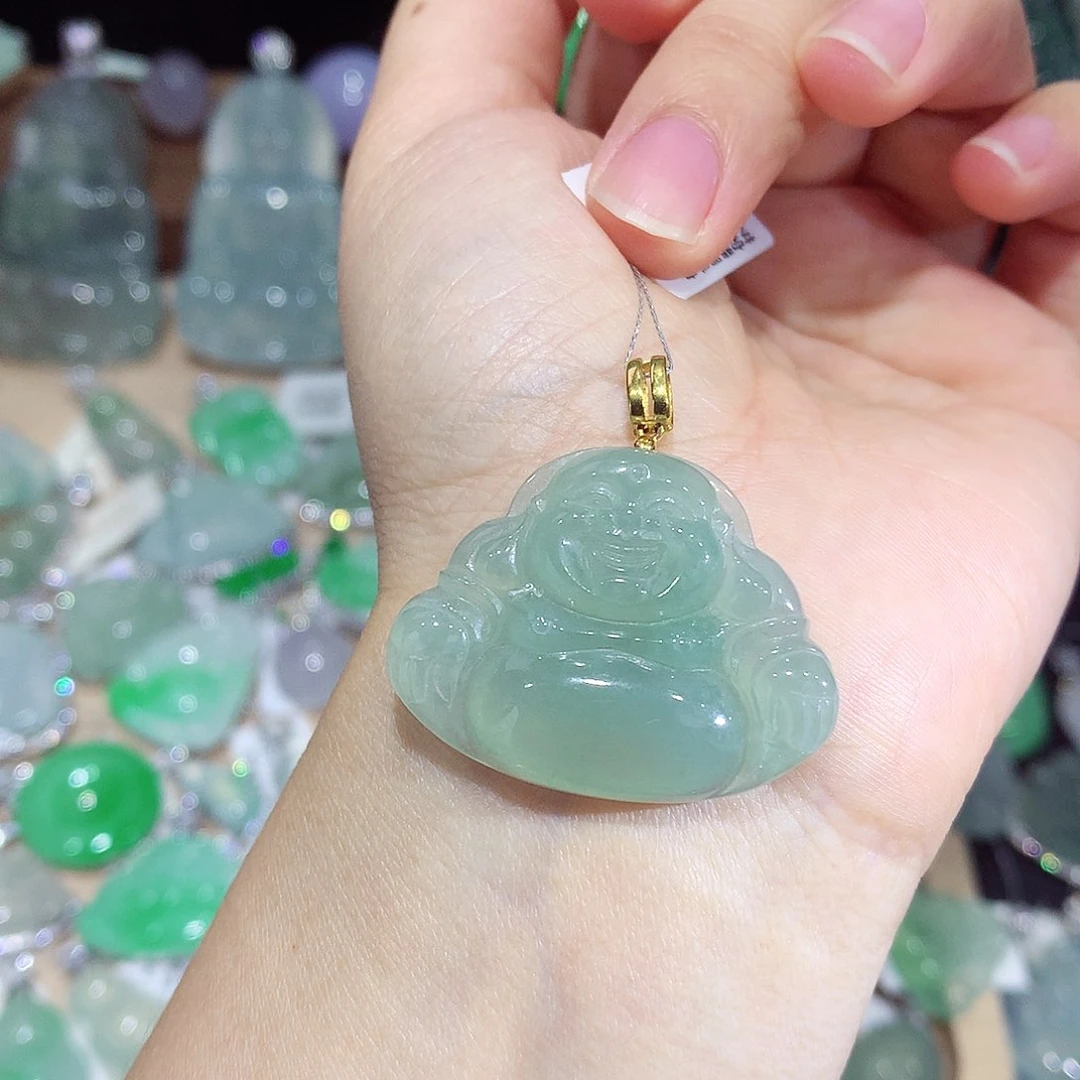 翡翠18K金镶嵌颈饰佛