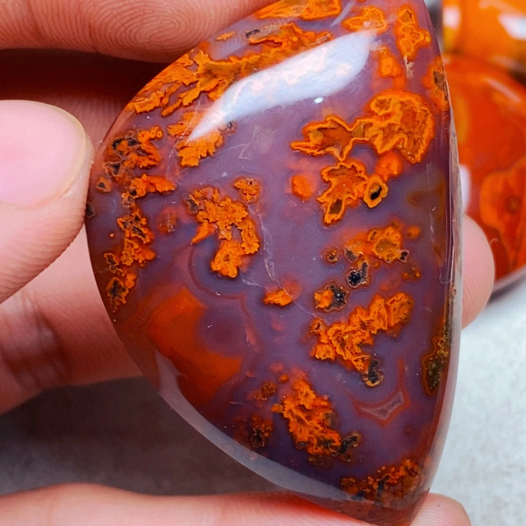 正***存玛瑙/玉髓未镶嵌颈饰