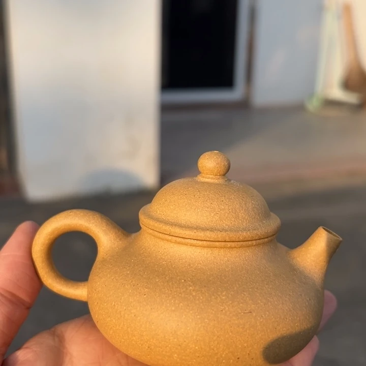紫砂茶壶黄金容天120cc