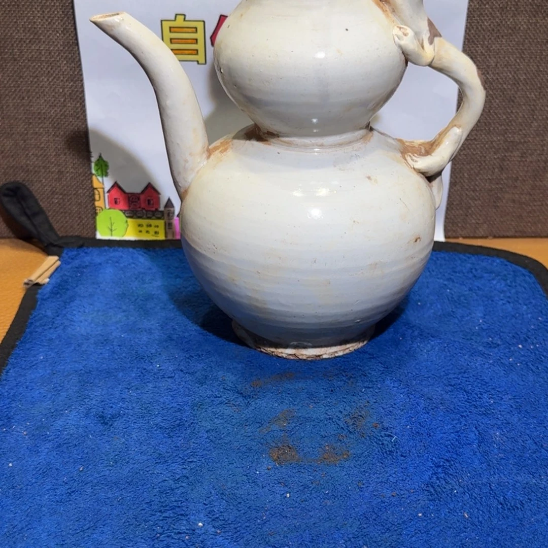 陶其他漂亮的小瓷瓶啊哈哈笑