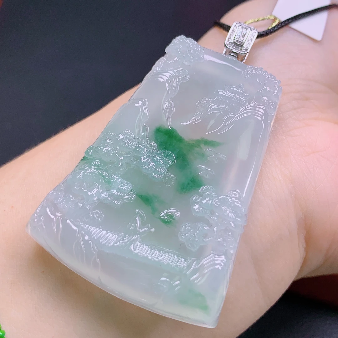 天然缅甸A货翡翠冰种飘绿花山水牌挂坠男款大气揭阳精工好料子