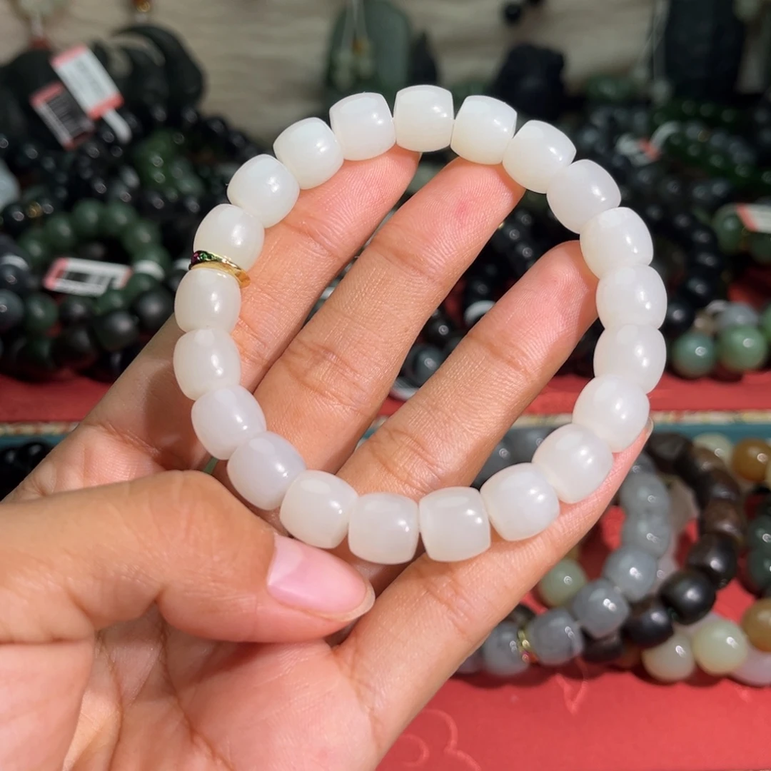 酣***y和田玉未镶嵌手链