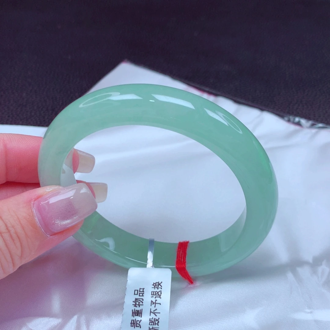 翡翠手镯未镶嵌手镯88