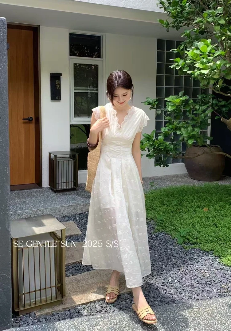 夏季新款法式气质高腰天丝刺绣花朵连衣长裙