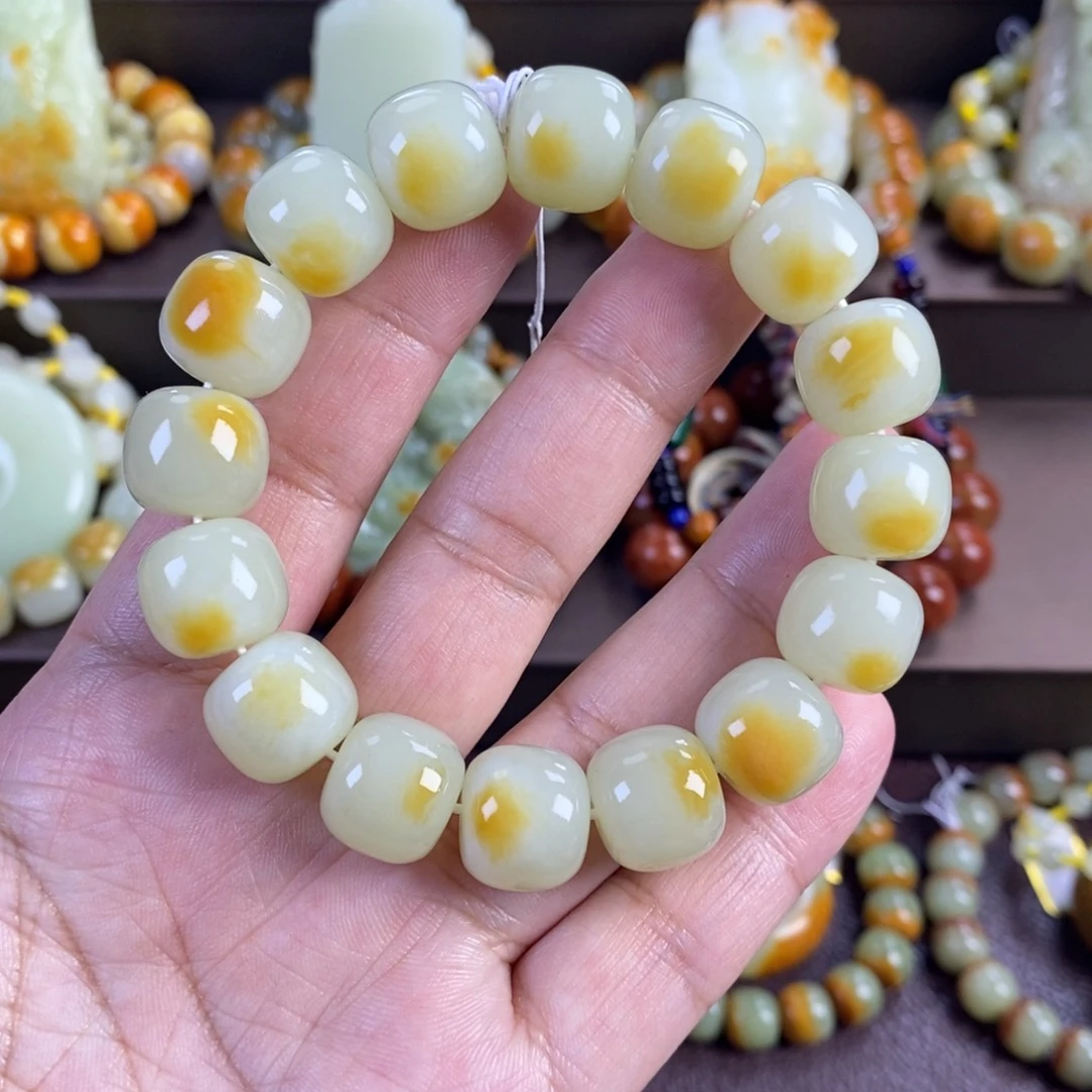 透闪石质玉未镶嵌手串