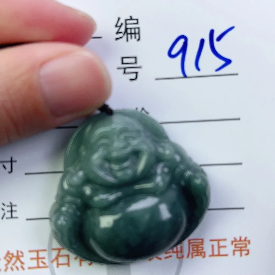 翡翠颈饰未镶嵌佛公