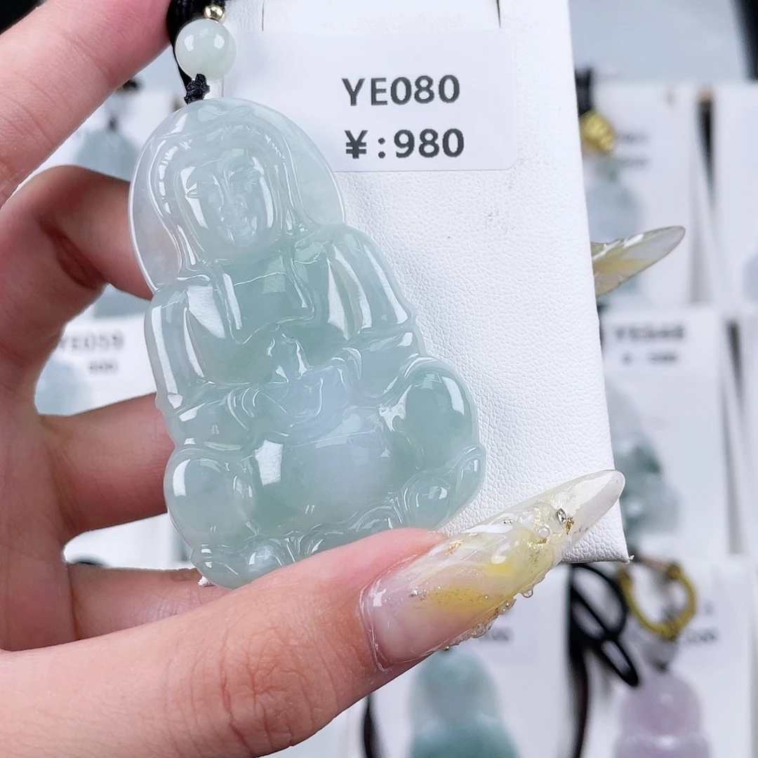 翡翠未镶嵌颈饰YE080