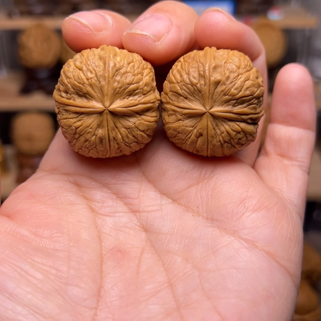 文玩核桃把件26w元宝四棱31尺