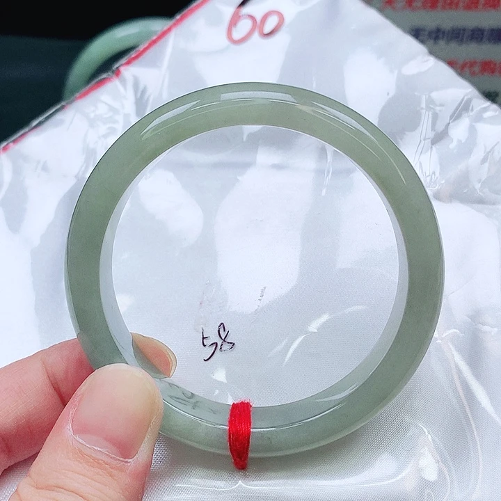 翡翠未镶嵌手镯60