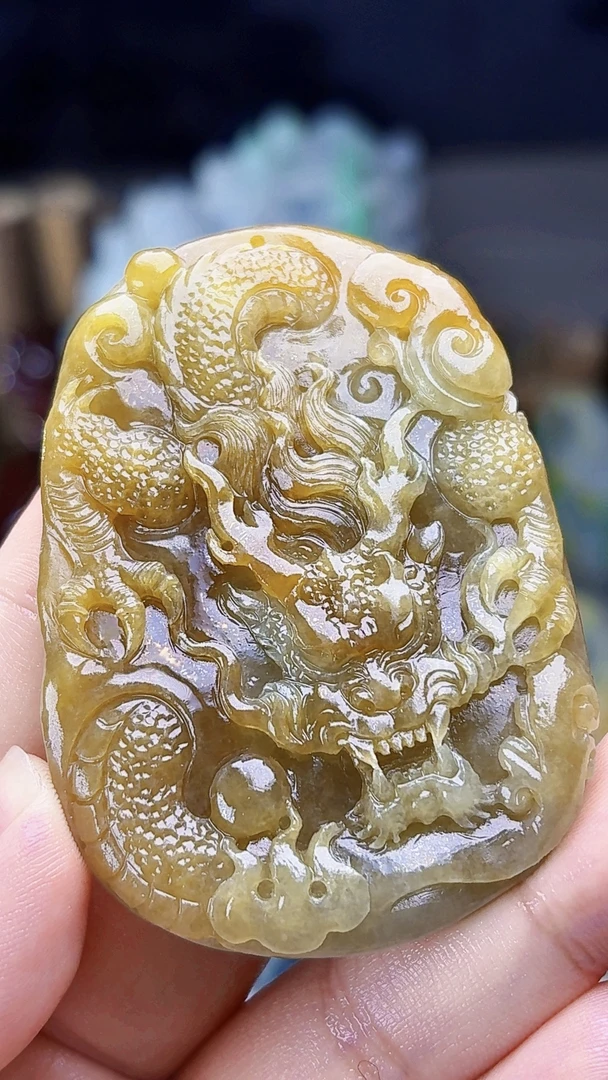 天然缅甸翡翠冰胶黄翡龙牌毛货买断需抛光尺寸64-45-9.5