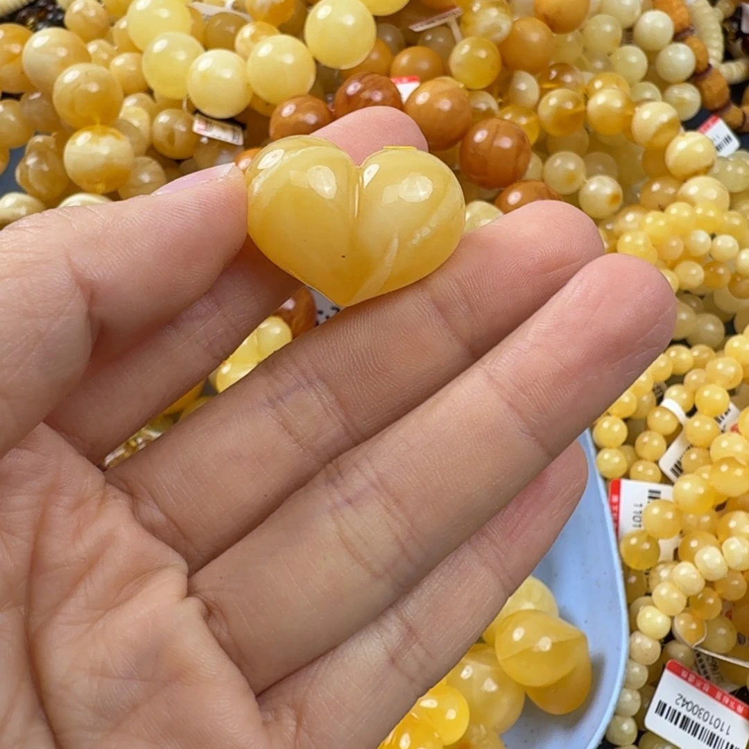 琥珀未镶嵌珠宝奇石