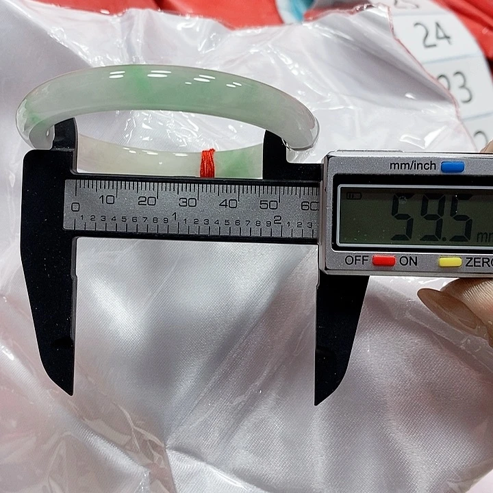 翡翠手镯未镶嵌16,