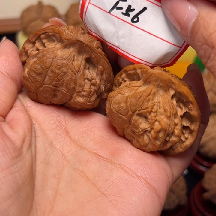 文玩核桃吊坠43大尺王勇金蟾56