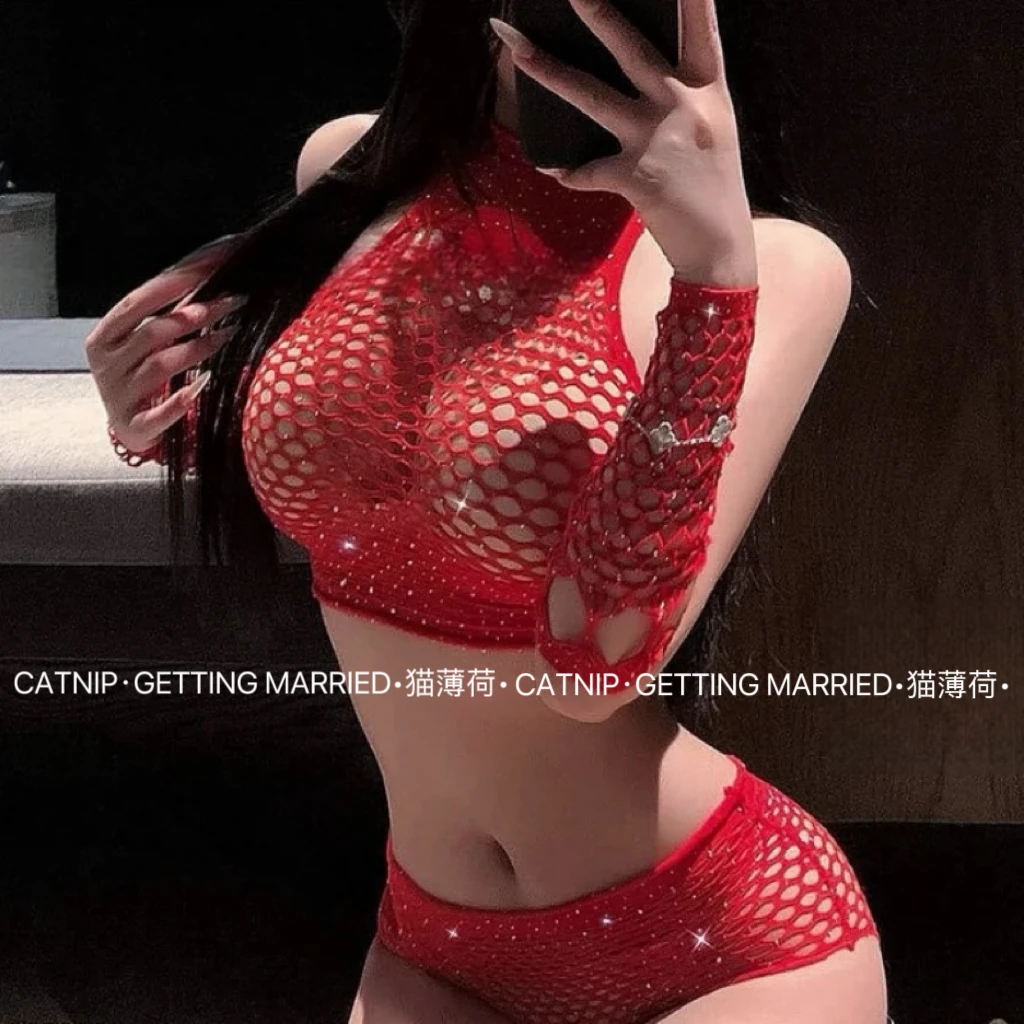 闪闪惹人爱 烫钻分体网衣三件套镂空