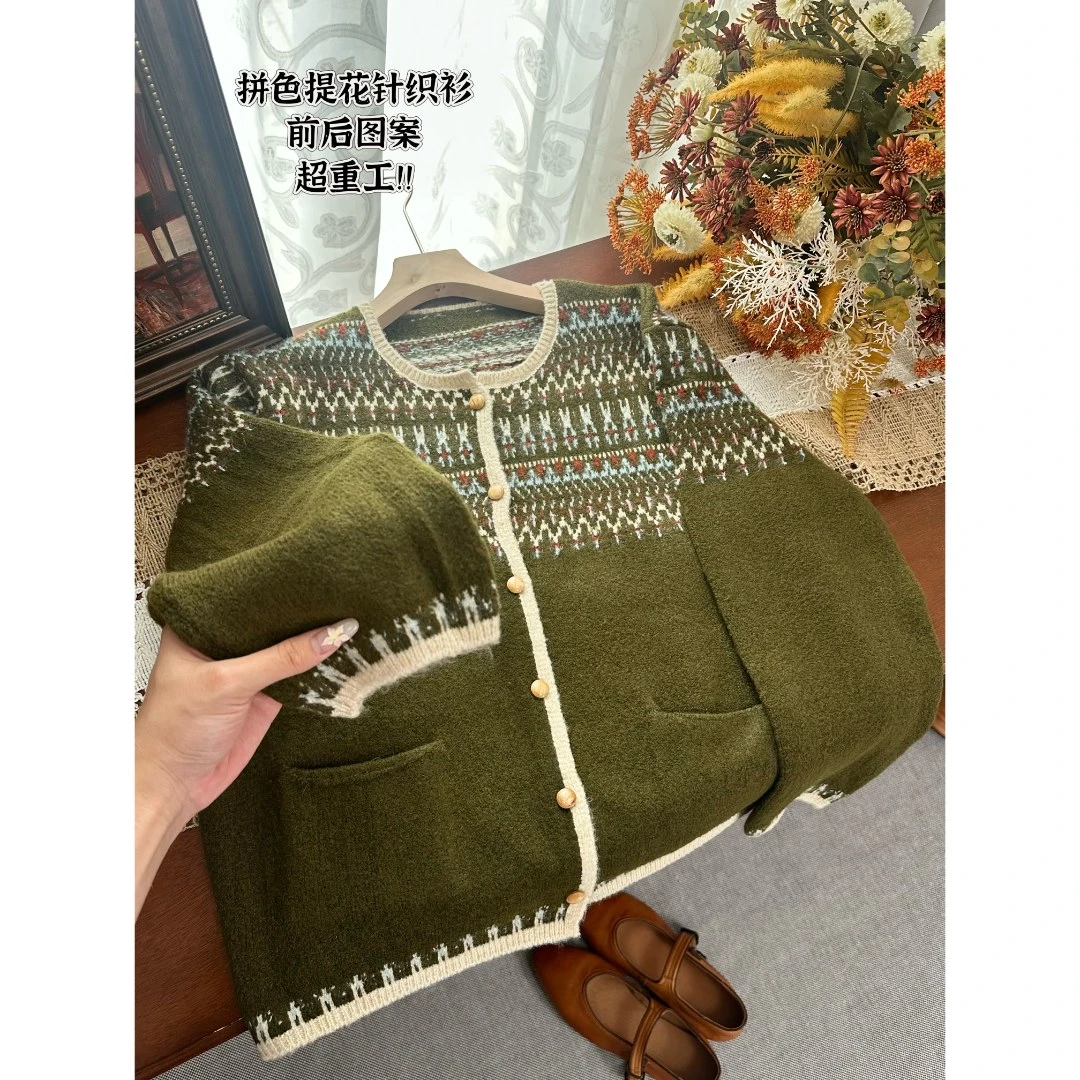 苏小姐出品 复古金扣子半提花圆领单排扣针织开衫宽松毛衣外套女