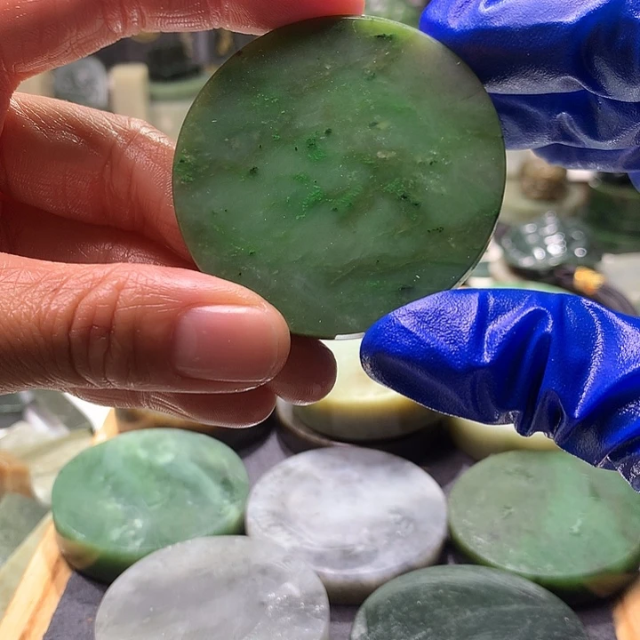 和田玉未镶嵌珠宝半成品