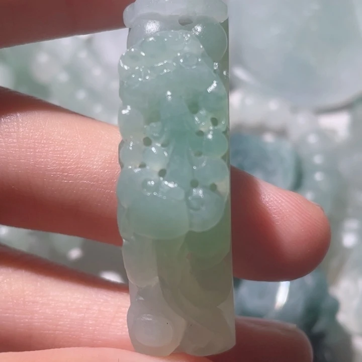 未镶嵌定制翡翠手牌