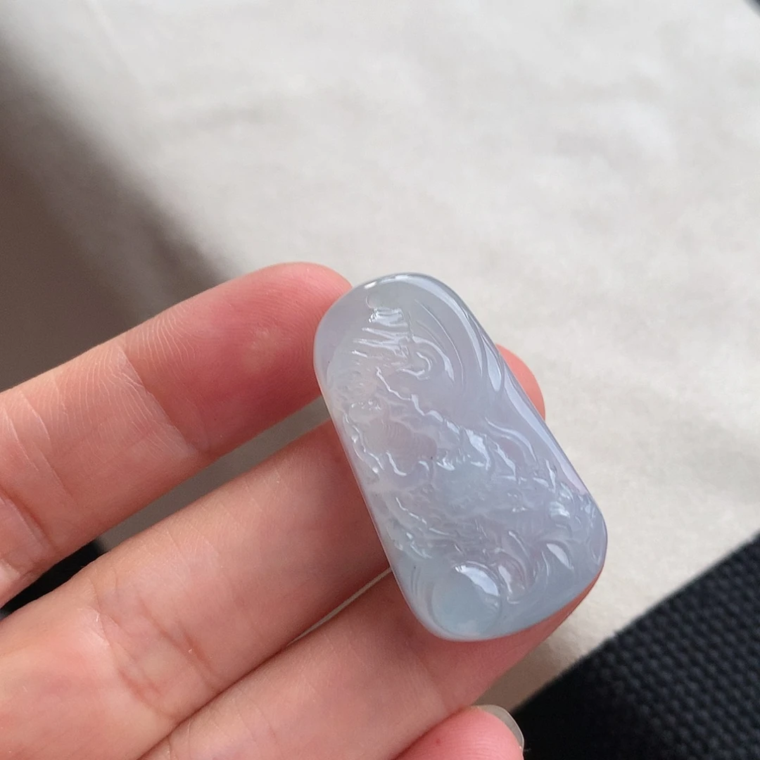颈饰未镶嵌翡翠龙牌