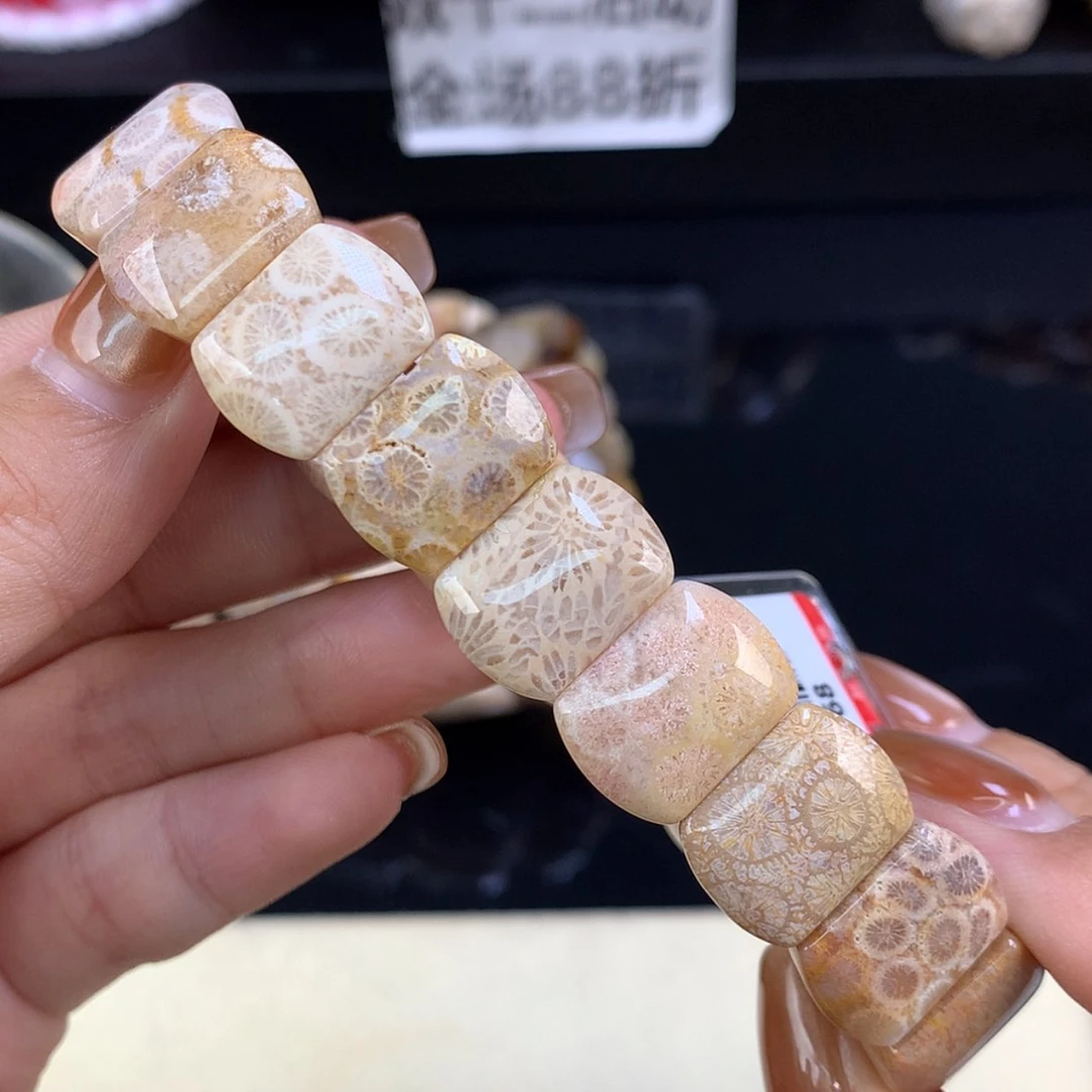 【闪购商品】颈饰未镶嵌硅化珊瑚（珊瑚玉）福利手牌32号