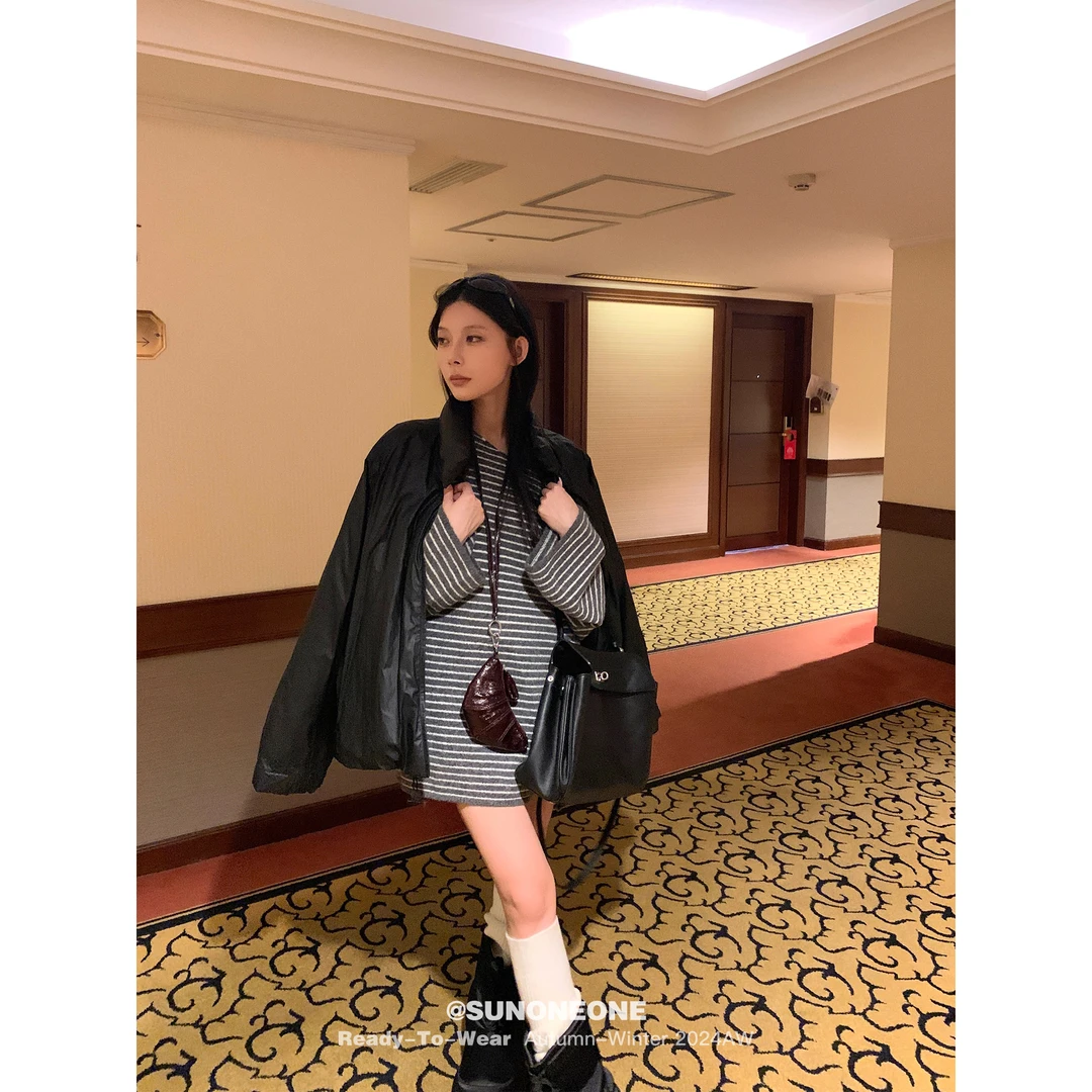 SUNONEONE 涂层立领磁吸拉链羽绒服女秋冬黑色显瘦加厚外套H0729W