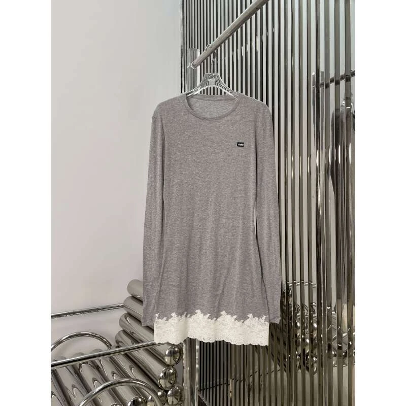 蕾丝边打底裙 字母徽标T恤连衣裙