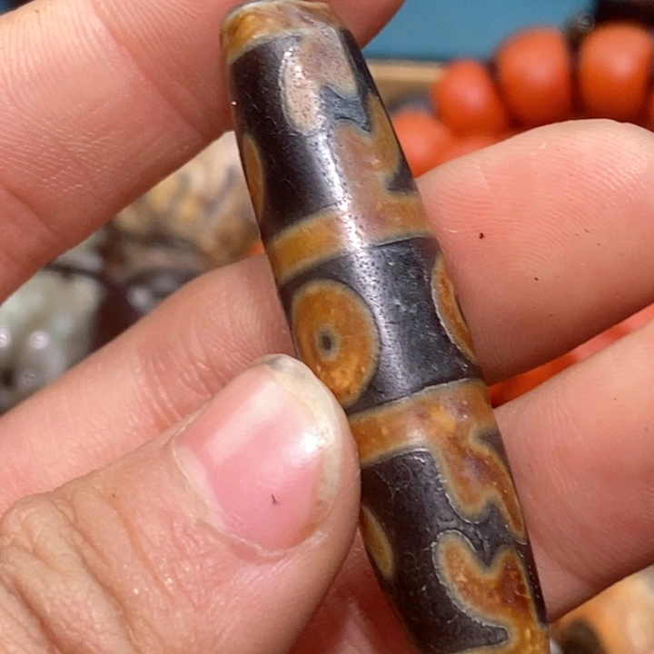 未镶嵌珠子玛瑙/玉髓珠子的颜色是蓝色和