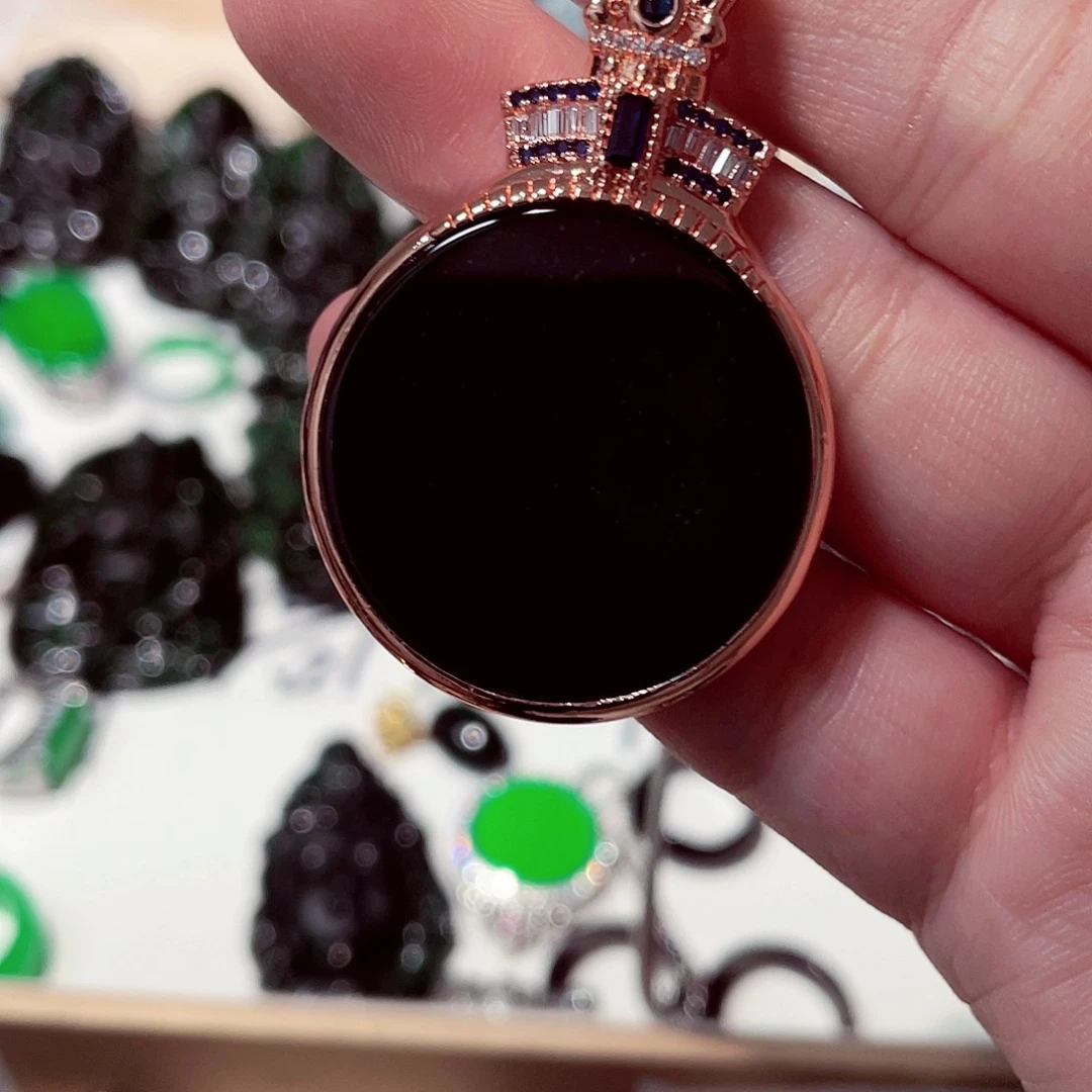 翡翠未镶嵌颈饰先检后发一物一证