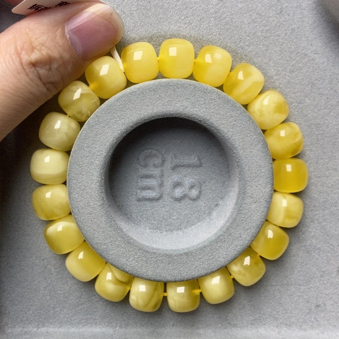 蜜蜡未镶嵌珠宝奇石60