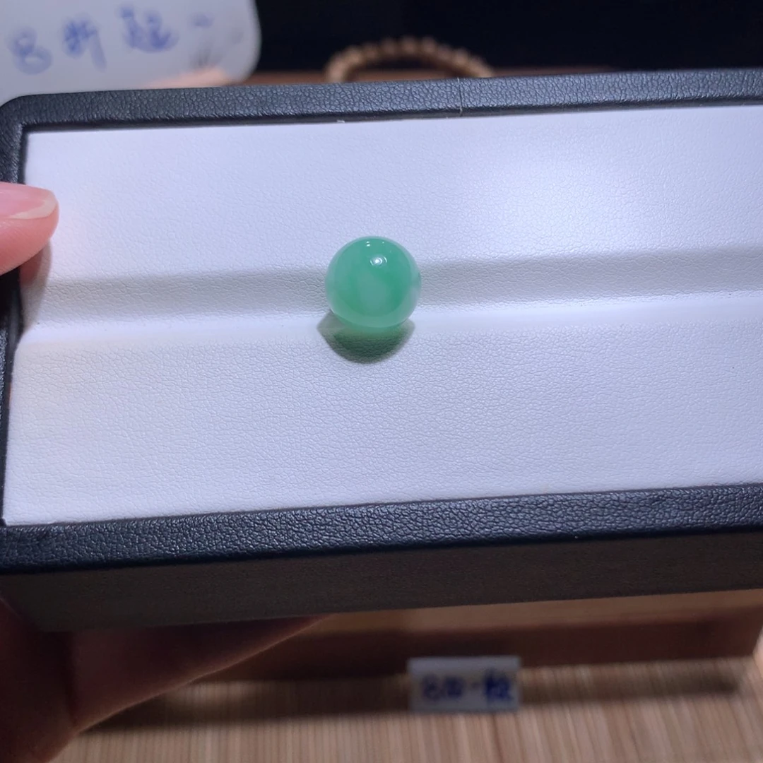 翡翠散珠特价果绿卡11.4