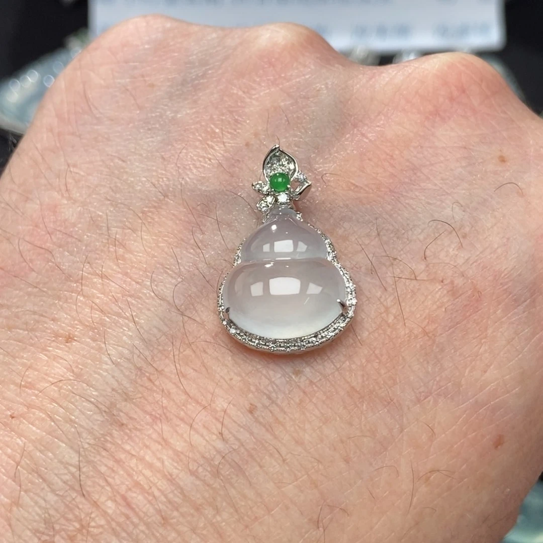 吊坠(不含链)18K金镶嵌翡翠葫芦