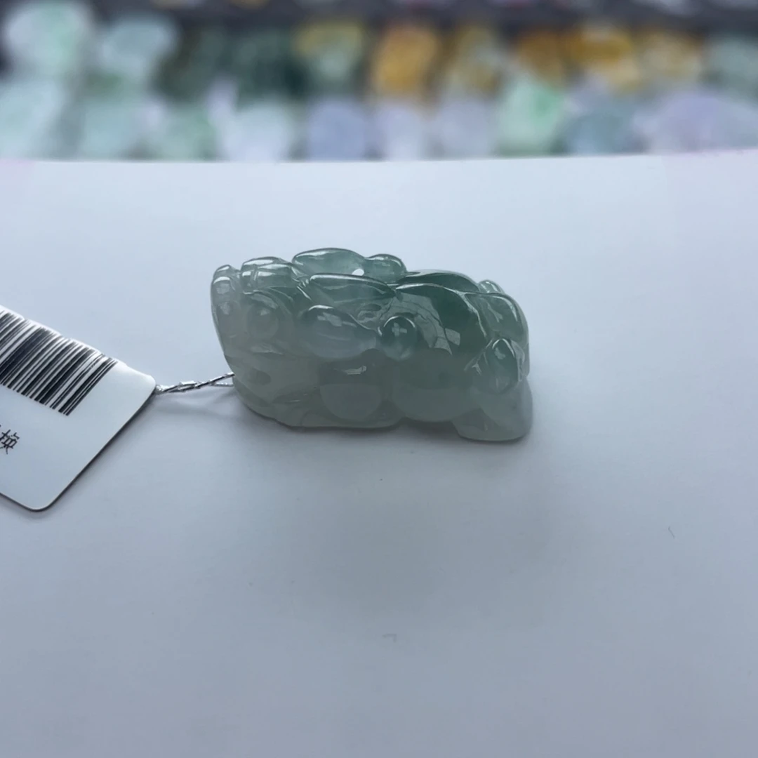 翡翠颈饰未镶嵌貔貅