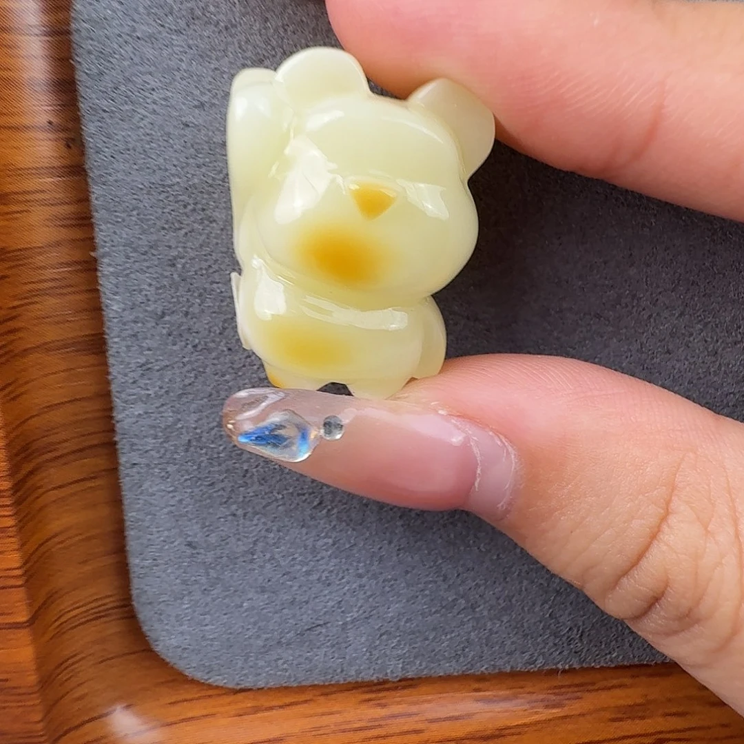 未镶嵌琥珀裸石4.31克