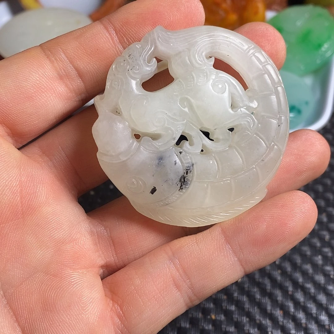 岫岩老玉（透闪石质玉）未镶嵌珠宝奇石